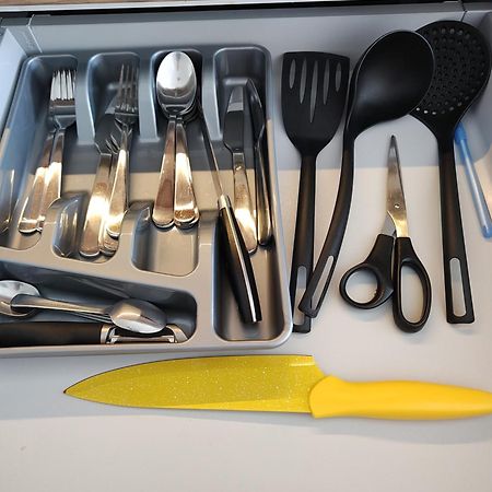 ワルシャワUroczy Apartament Z Miejscem Na Auto W Garazuアパートメント エクステリア 写真