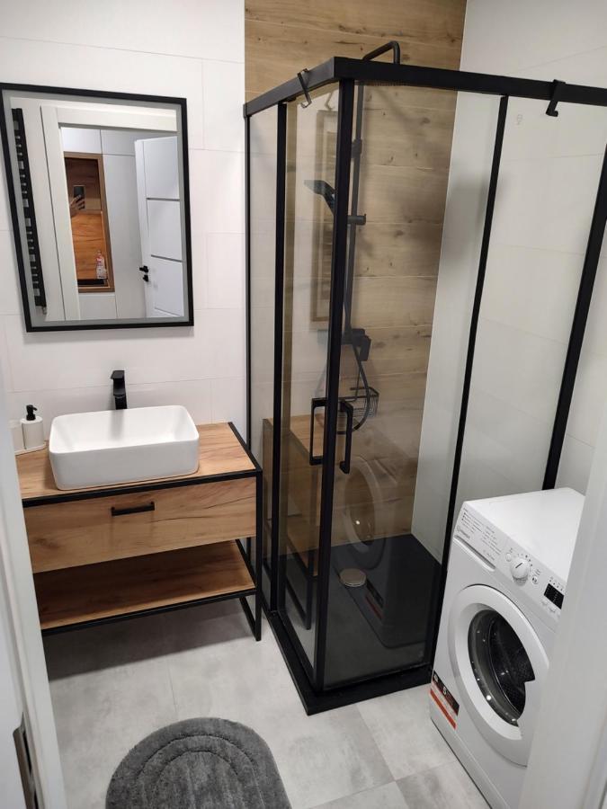 ワルシャワUroczy Apartament Z Miejscem Na Auto W Garazuアパートメント エクステリア 写真