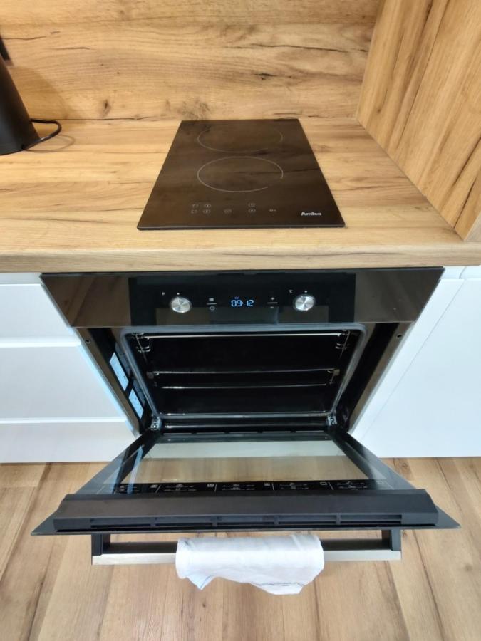 ワルシャワUroczy Apartament Z Miejscem Na Auto W Garazuアパートメント エクステリア 写真
