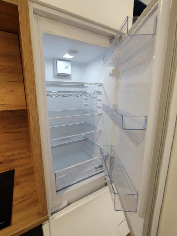 ワルシャワUroczy Apartament Z Miejscem Na Auto W Garazuアパートメント エクステリア 写真