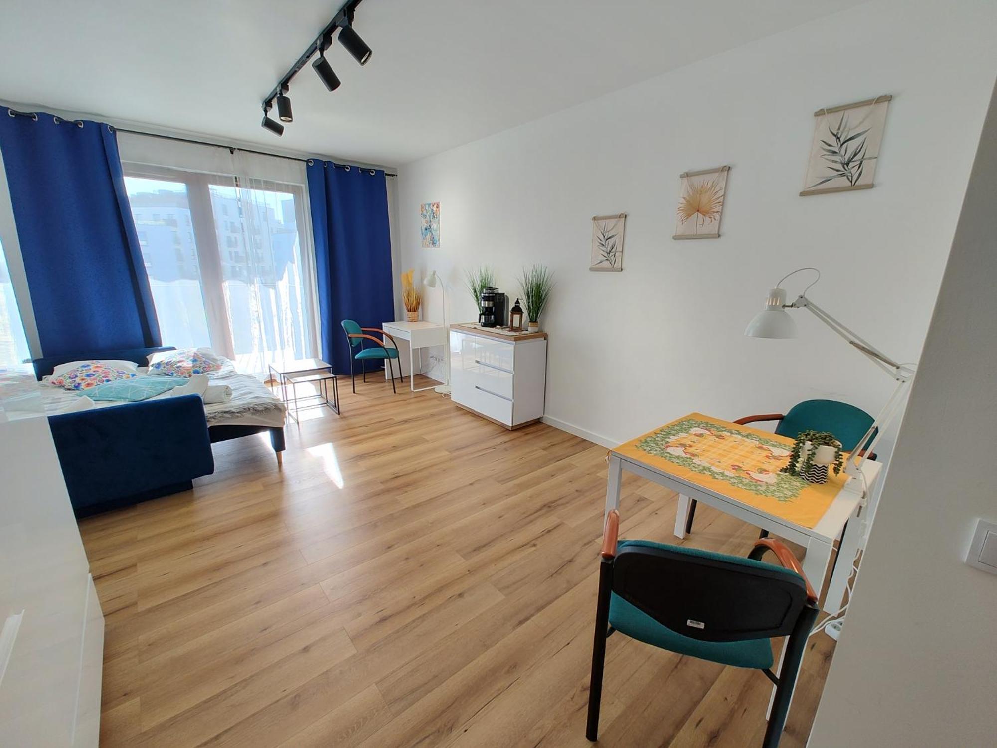 ワルシャワUroczy Apartament Z Miejscem Na Auto W Garazuアパートメント エクステリア 写真